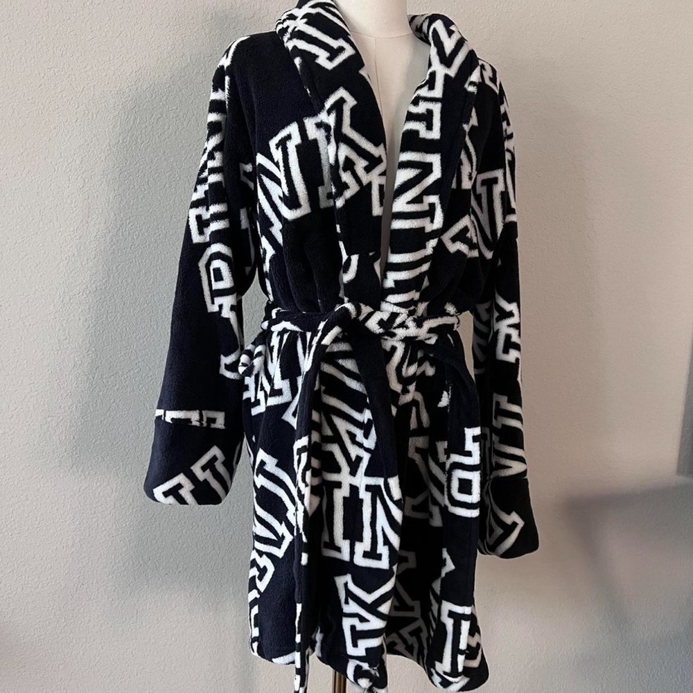 - SOLD - Black and White PINK - Victoria’s Secret Robe